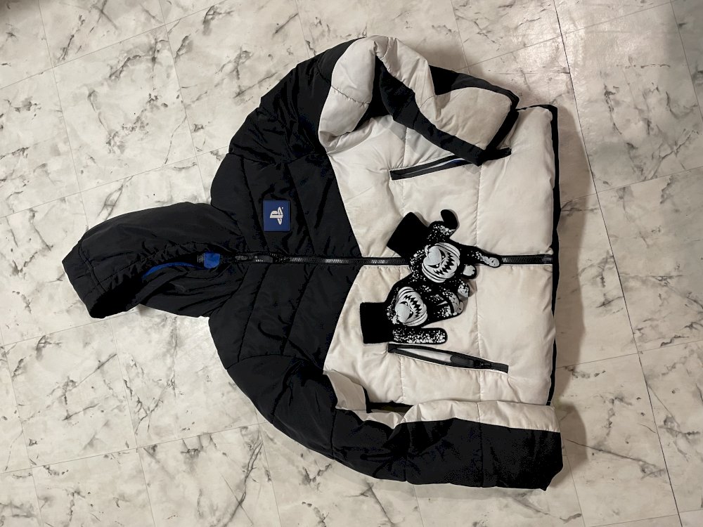 2025.02_Jacke_mit_Handschuhen_158