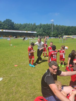 978FF885-2B38-4F9F-903E-6287D1864EA8