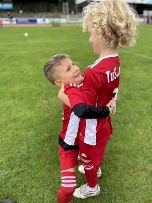 AAD3E6CA-7702-49C8-82CC-7A3040BC3ABA