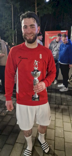 E6235EB7-75C3-4DC5-AEB0-40C73B329A71